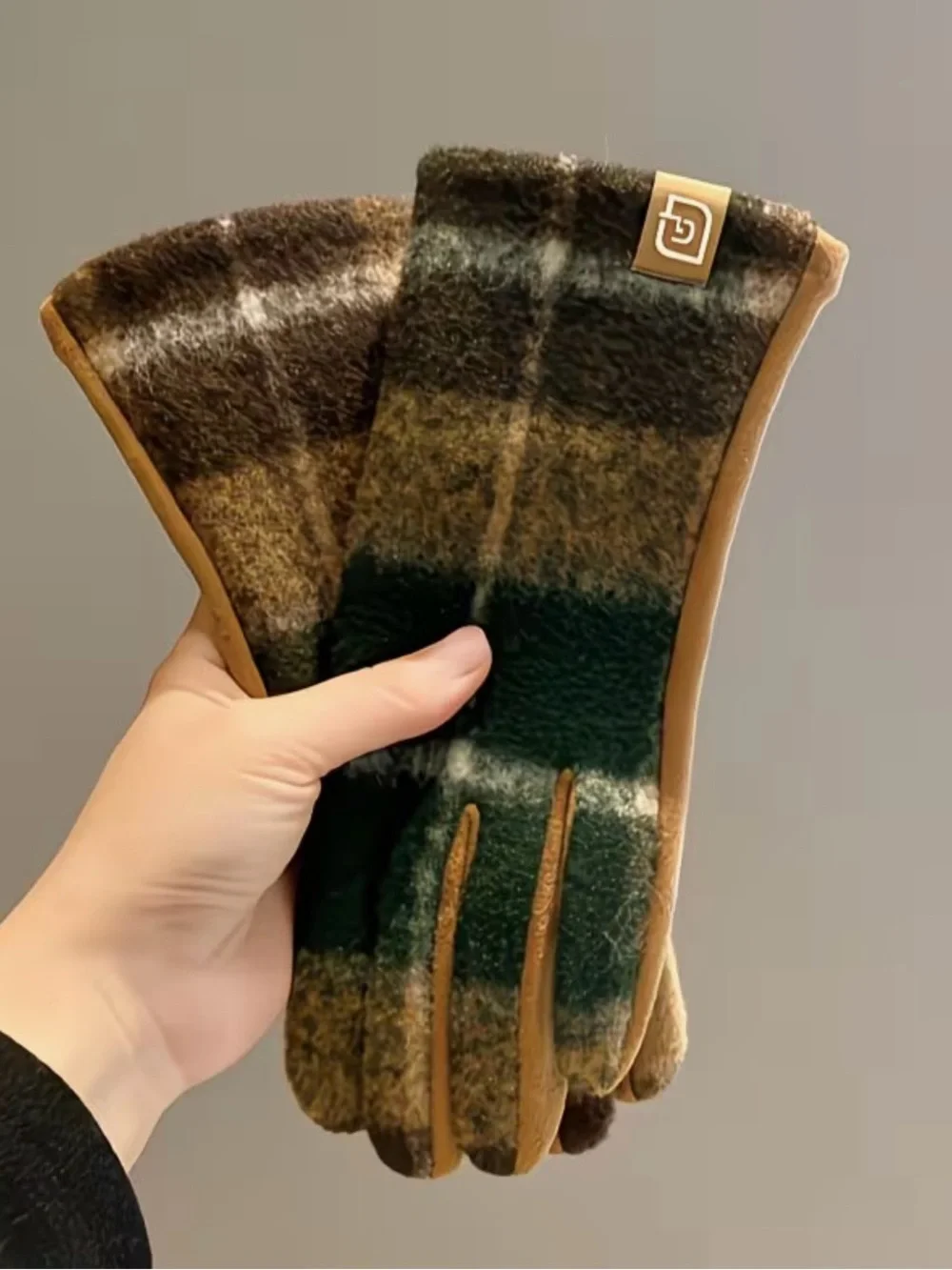Plaid Fleece Gloves Green & Brown Plaid
